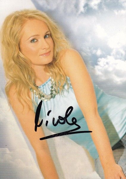 Autogramm Schlager | NICOLE | 2006 "Begleite Mich" (Portrait Color Sony BMG)