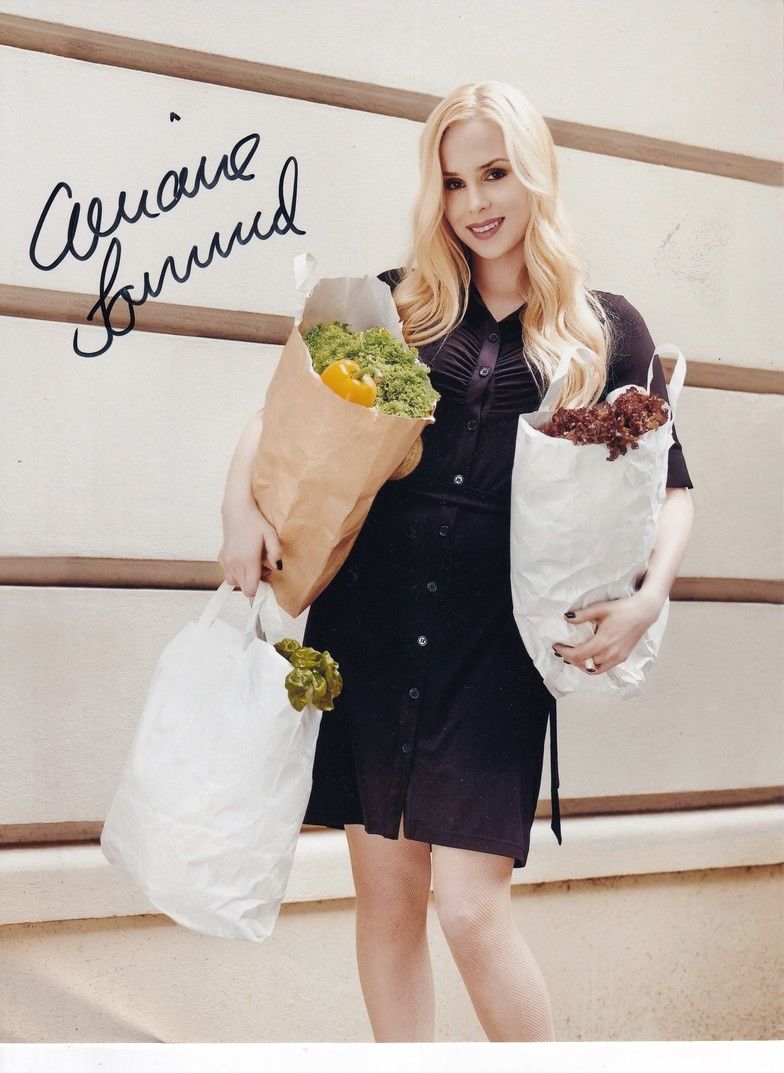 Autogramm Model / TV | Ariane SOMMER | 2010er Foto (Portrait Color XL)