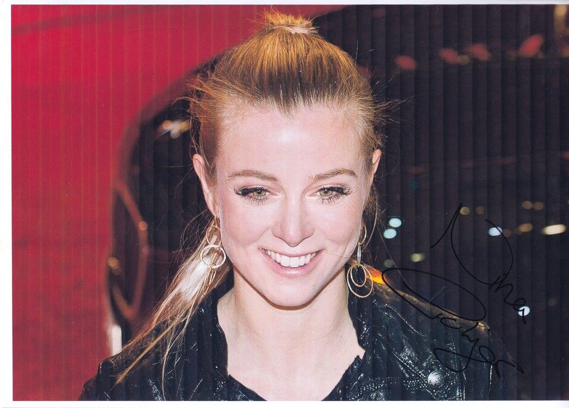 Autogramm Schauspieler | Nina EICHINGER | 2013 (Portrait Color XL)
