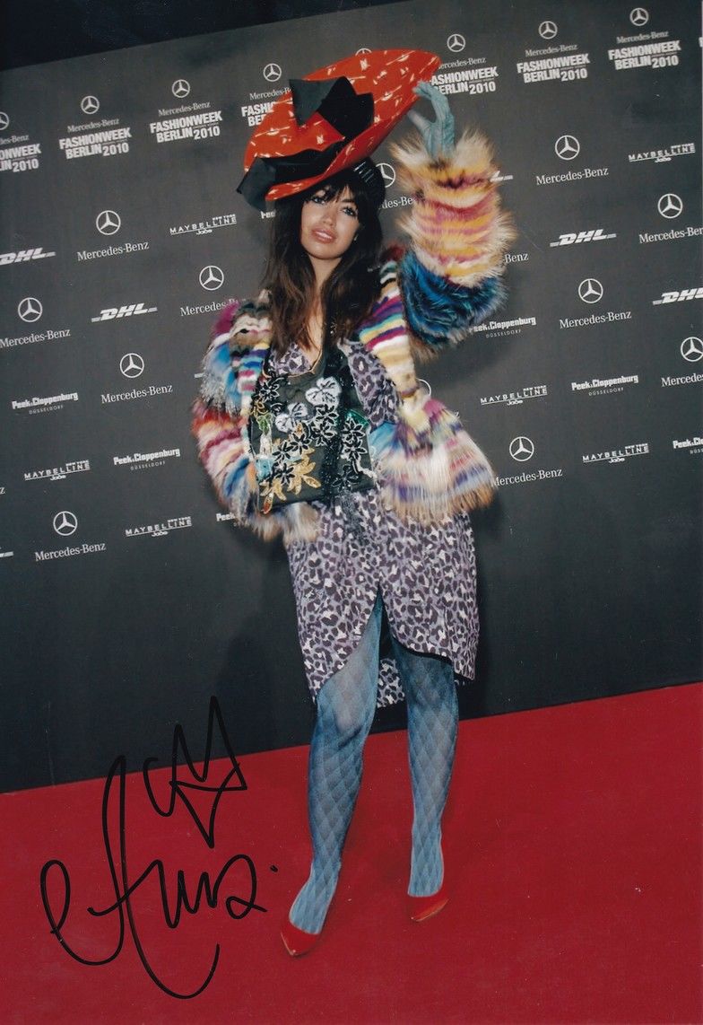 Autogramm Pop (Dänemark) | Aura DIONE | 2010 Foto (Portrait Color XL) Fashionweek