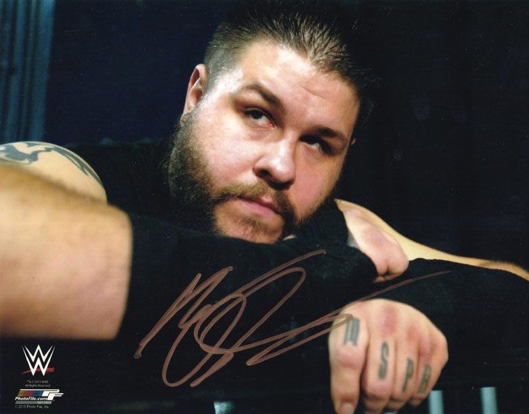 Autogramm Wrestling | Kevin OWENS | 2015 Foto (Portrait Color XL) 1