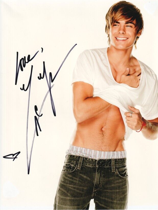 Autogramm Film (USA) | Zac EFRON | 2000er Foto (Portrait Color XL) TOPLESS
