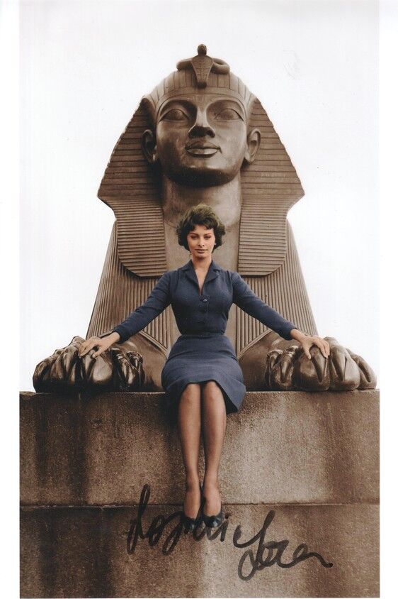 Autogramm Film (IT) | Sophia LOREN | 1957 Foto (Portrait Color XL) Sphinx