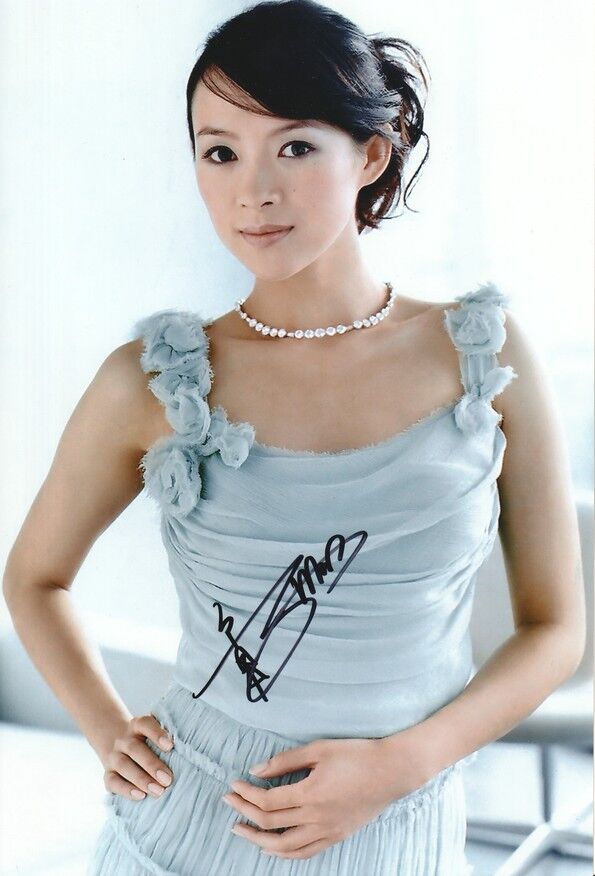 Autogramm Film (China) | Zhang ZIYI | 2000er Foto (Portrait Color XL)