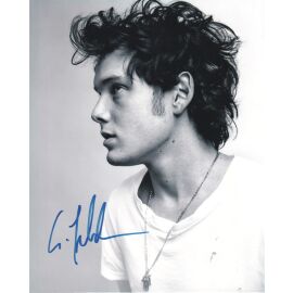 Autogramm Film (USA) | Anton YELCHIN | 2010er Foto (Portrait SW XL)