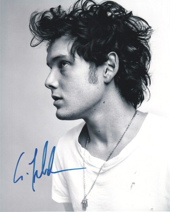 Autogramm Film (USA) | Anton YELCHIN | 2010er Foto (Portrait SW XL)