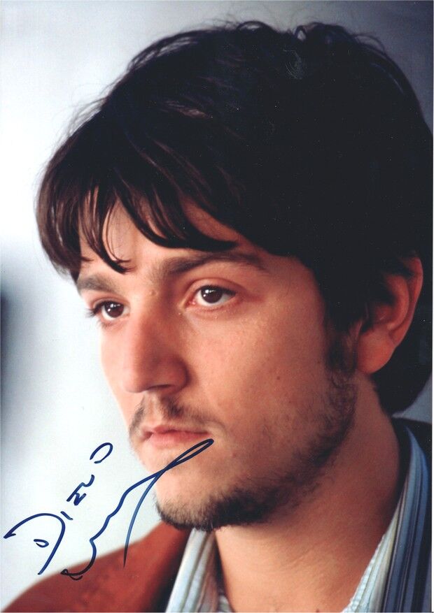 Autogramm Film (MX) | Diego LUNA | 2004 Foto (Portrait Color XL) "Criminal"