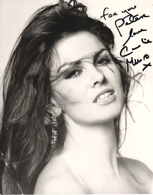 Autogramm Film (UK) | Caroline MUNRO | 1980er (Portrait SW XL) Ballard _
