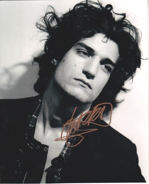 Autogramm Film (FR) | Louis GARREL | 2010er Foto (Portrait SW XL)