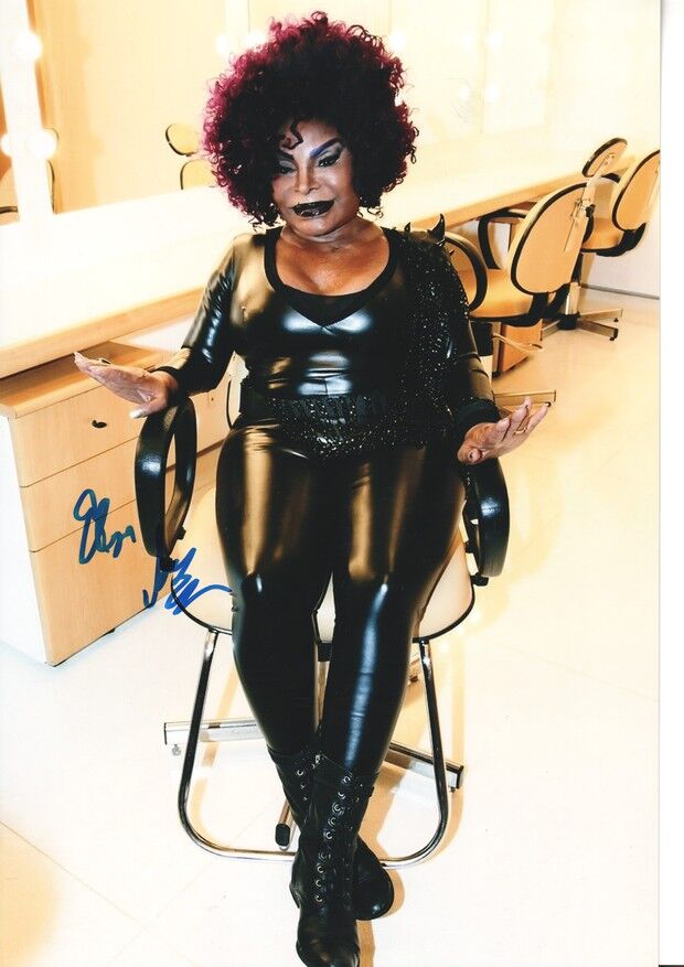 Autogramm Samba (BRA) | Elza SOARES | 2010er Foto (Portrait Color XL)