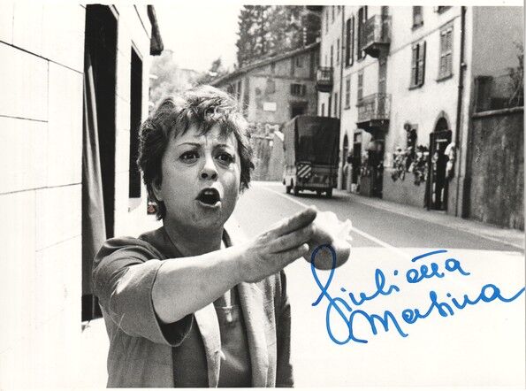 Autogramm Film (IT) | Giulietta MASINA | 1965 Foto (Portrait SW XM) "Julia + Geister"