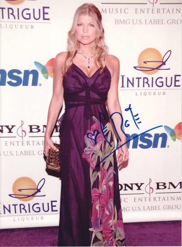 Autogramm Pop (USA) | FERGIE Black Eyed Peas | 2005 Foto (Portrait Color XL) Grammy