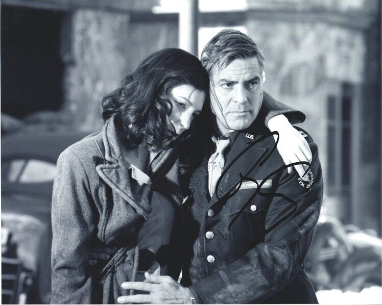 Autogramm Film (USA) | George CLOONEY | 2006 Foto "The Good German" (Filmszene SW XL)