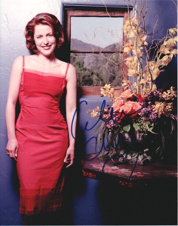 Autogramm Film (USA) | Gillian ANDERSON | 2010er Foto (Portrait Color XL)