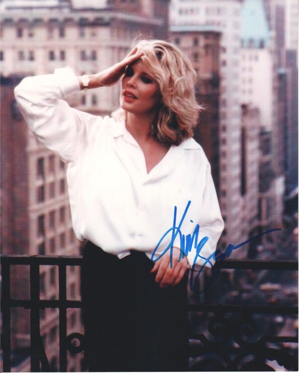 Autogramm Film (USA) | Kim BASINGER | 1986 Foto (Portrait Color XL) "9 1/2 Wochen"