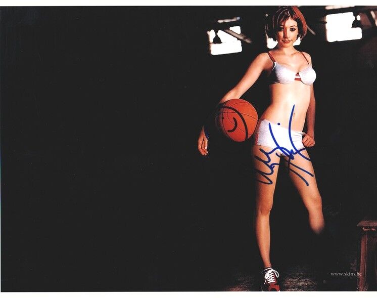 Autogramm Film (USA) | Alyson HANNIGAN | 2001 Foto (Portrait Color XL) SEXY Maxim