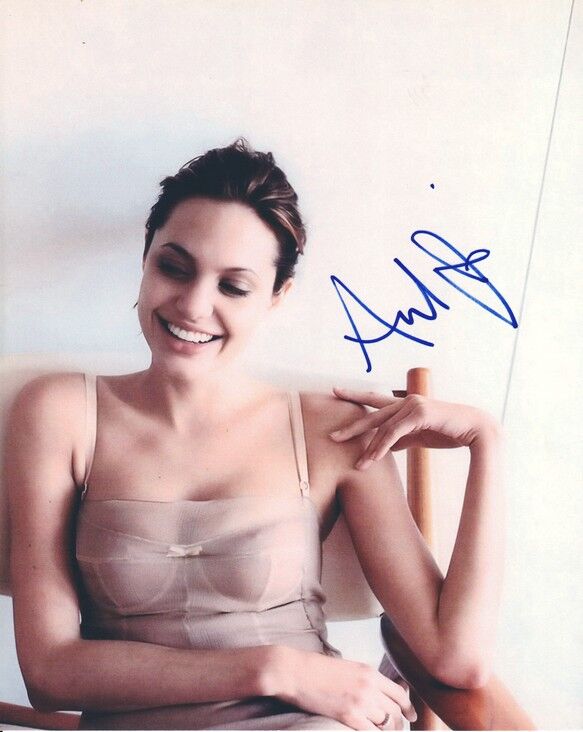 Autogramm Film (USA) | Angelina JOLIE | 2004 (Portrait Color XL) Demarchelier