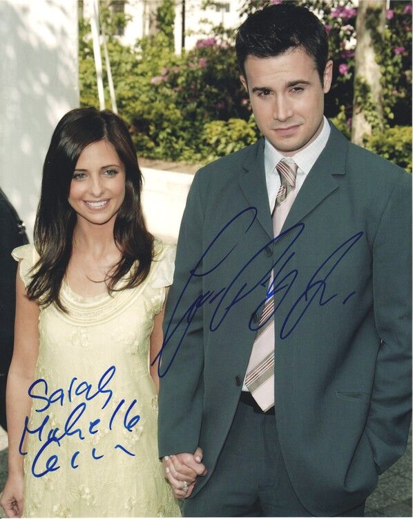 Autogramme Film (USA) | Sarah M. GELLAR + Jerrie PRINZE jr. | 2004 Foto (Portrait Color XL) "Scooby Doo 2"