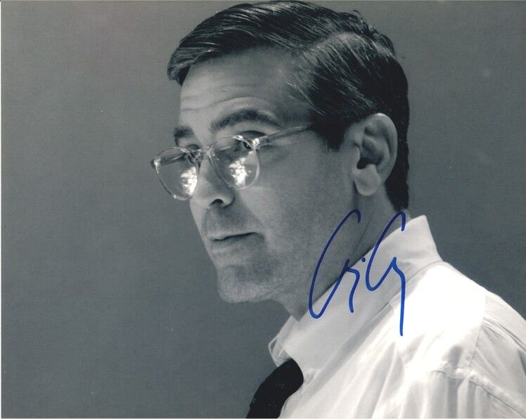 Autogramm Film (USA) | George CLOONEY | 2005 Foto (Portrait SW XL) "Good Night Good Luck"