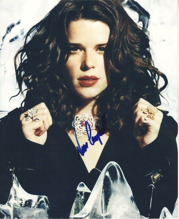 Autogramm Film (CAN) | Neve CAMPBELL | 2004 (Portrait Color XL) Arena