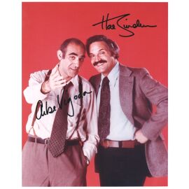 Autogramme Film (USA) | Hal LINDEN + Abe VIGODA | 1970er Foto (Portrait Color XL) "Barney Miller"