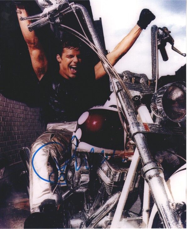 Autogramm Film / Pop (PRI) | Ricky MARTIN | 1999 Foto (Portrait Color XL) "Vida Loca"