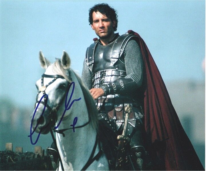 Autogramm Film (UK) | Clive OWEN | 2004 Foto (Portrait Color XL) "King Arthur"