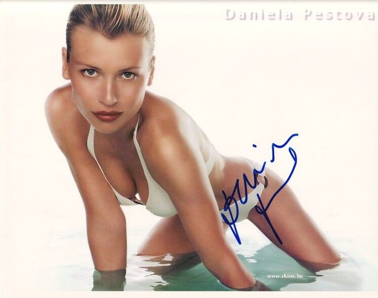 Autogramm Model (CZE) | Daniela PESTOVA | 1990er Foto (Portrait Color XL) SEXY