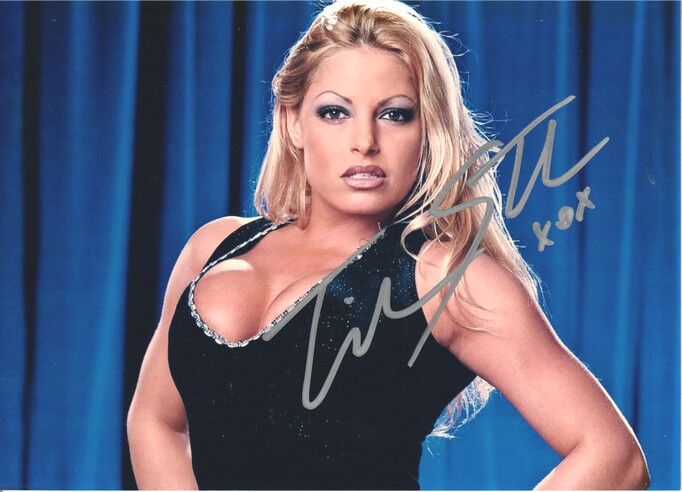 Autogramm Wrestling | Trish STRATUS | 2000er Foto (Portrait Color XM) SEXY