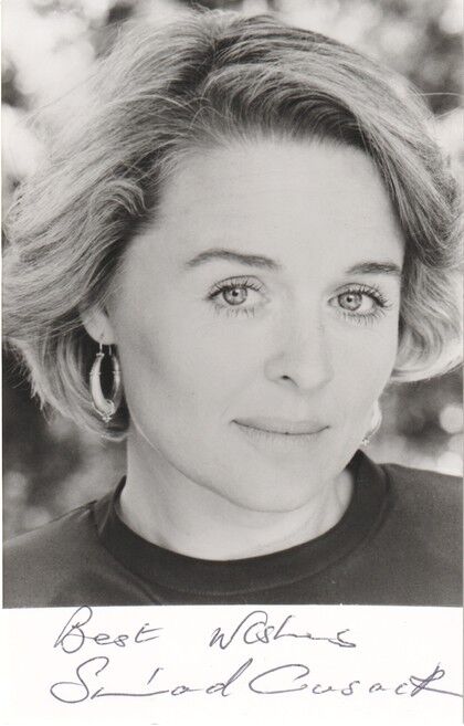 Autogramm Film (IRL) | Sinead CUSACK | 1990er Foto (Portrait SW)