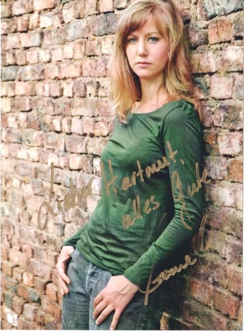Autogramm Schauspieler | Ariane OTT | 2010er Foto (Portrait Color XM)