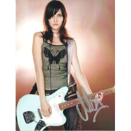 Autogramm Pop / TV | Mia AEGERTER | 2010er Foto (Portrait Color XM) Gitarre