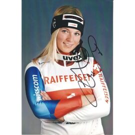 Autogramm Ski Alpin | Lara GUT-BEHRAMI | 2010er Foto (Portrait Color XM) OS-Gold