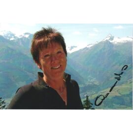 Autogramm Ski Alpin | Annemarie MOSER-PRÖLL | 2010er Foto (Portrait Color XM) OS-Gold