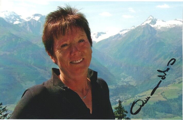 Autogramm Ski Alpin | Annemarie MOSER-PRÖLL | 2010er Foto (Portrait Color XM) OS-Gold