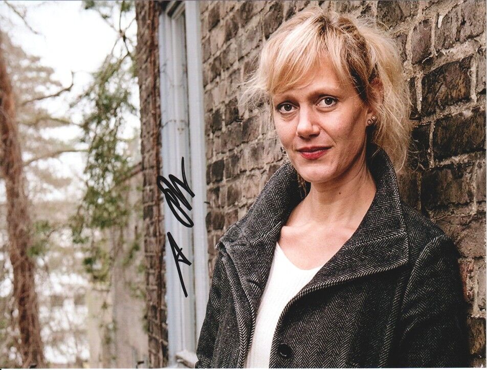 Autogramm Schauspieler | Anna SCHUDT | 2010er Foto (Portrait Color XM)