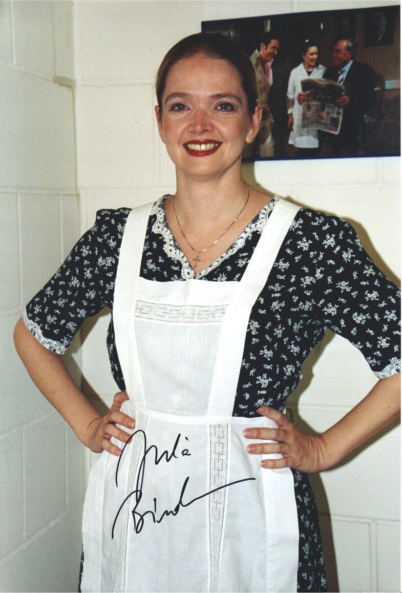Autogramm Schauspieler | Julia BIEDERMANN | 2010er Foto (Portrait Color XL)