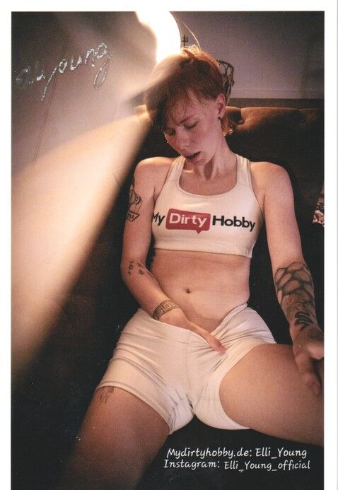 Autogramm Erotik | ELLI YOUNG | 2010er Foto (Portrait Color) MDH